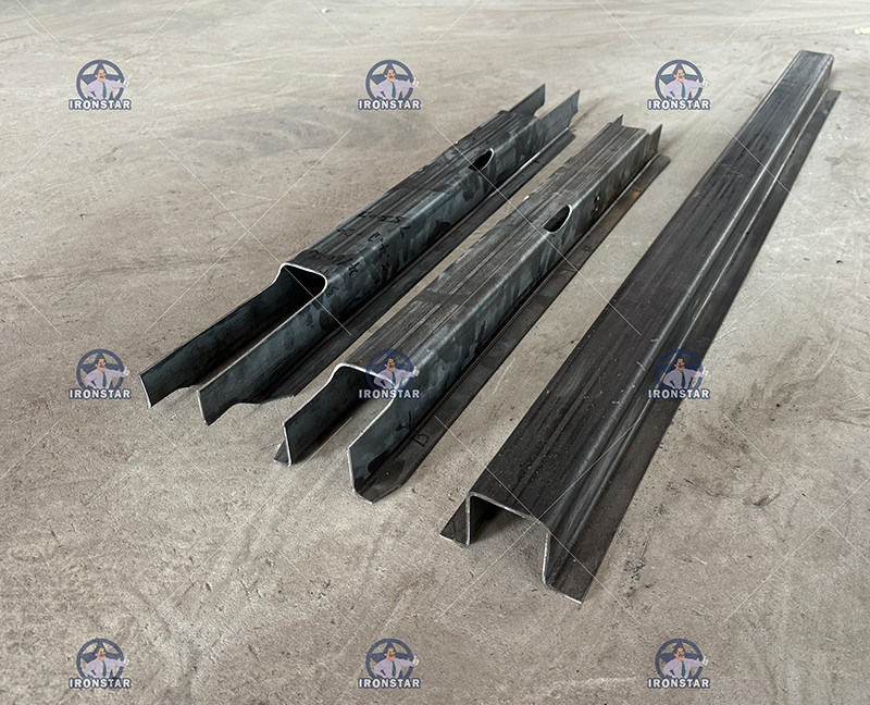 “Full Automatic 104 Omega Bracket Roll Forming Machine Galvanized Steel Processing Equipment Russia Market”