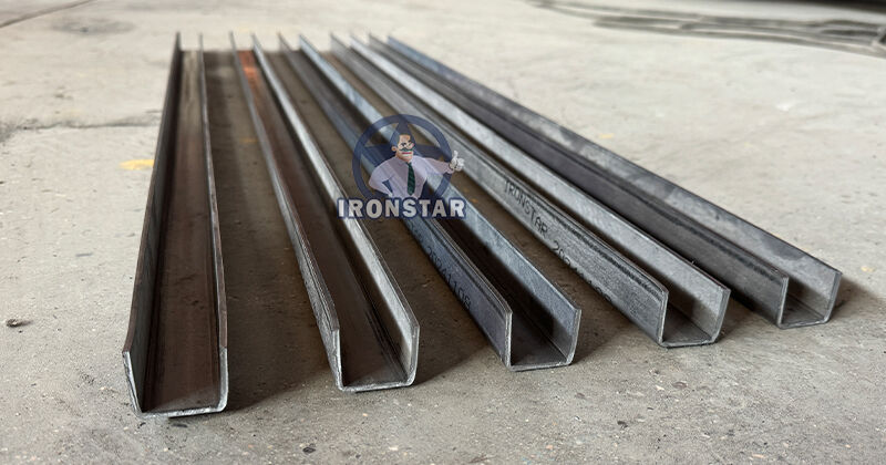 “35*15mm and 35*30mm 10 Ga 2 sizes in 1 U purlin roll forming machine in America”